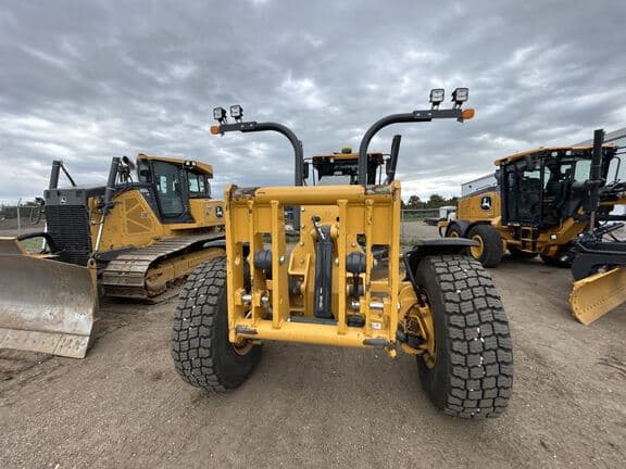 Image of John Deere 772G equipment image 1