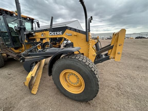 Image of John Deere 772G equipment image 3