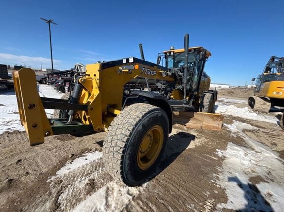 2020 John Deere 772GP Equipment Image0