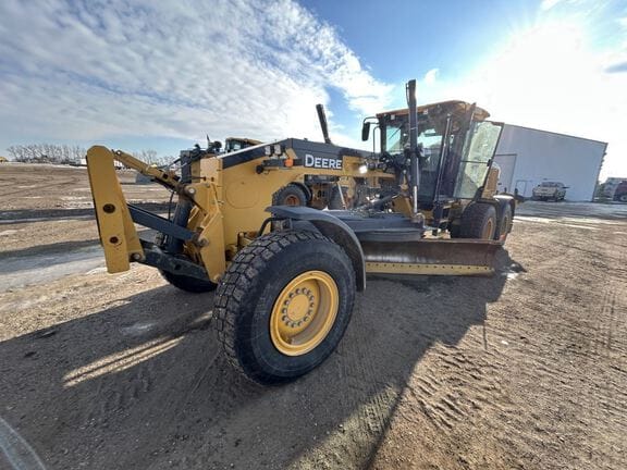 2020 John Deere 772GP Equipment Image0