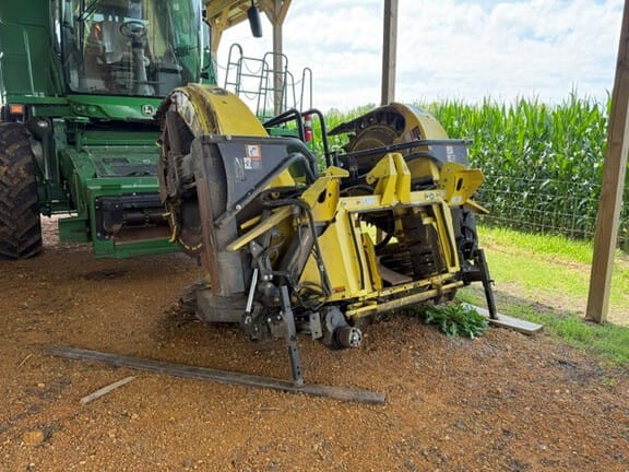 2020 John Deere 778 Equipment Image0