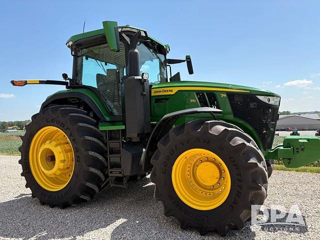 Image of John Deere 7R 210 equipment image 3