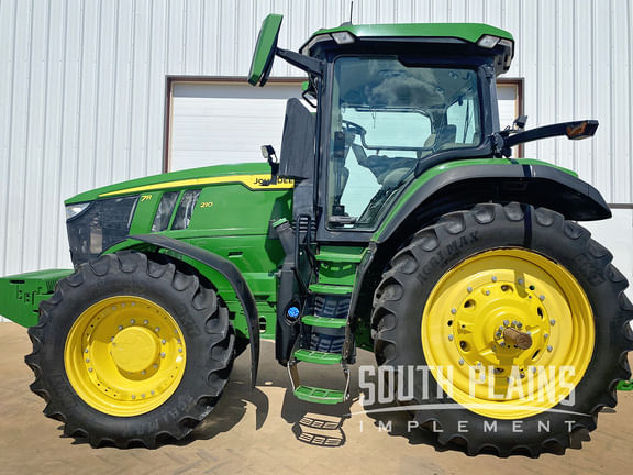 2020 John Deere 7R 210 Equipment Image0