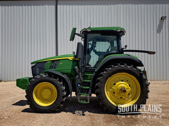 2020 John Deere 7R 210 Equipment Image0