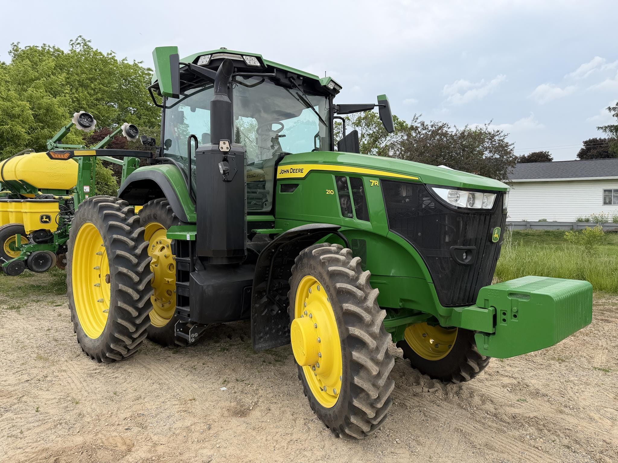2020 John Deere 7R 210 Equipment Image0