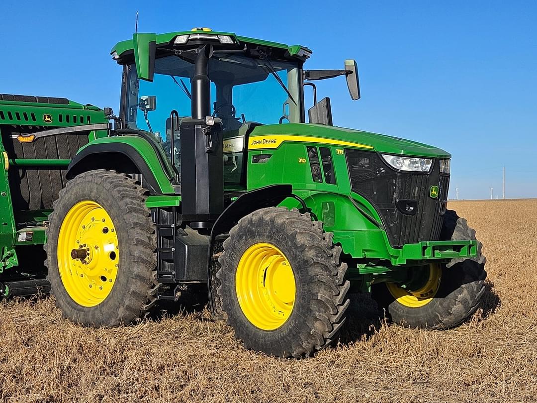 Image of John Deere 7R 210 Primary image