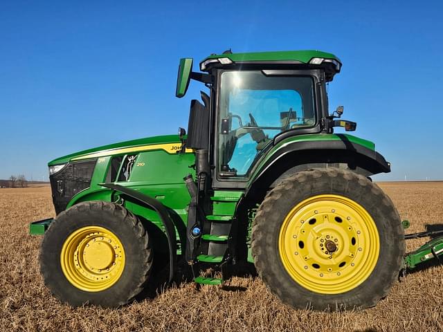 Image of John Deere 7R 210 equipment image 4