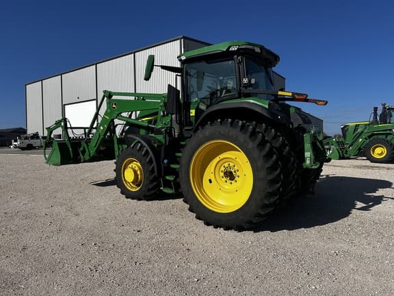 Image of John Deere 7R 210 equipment image 2