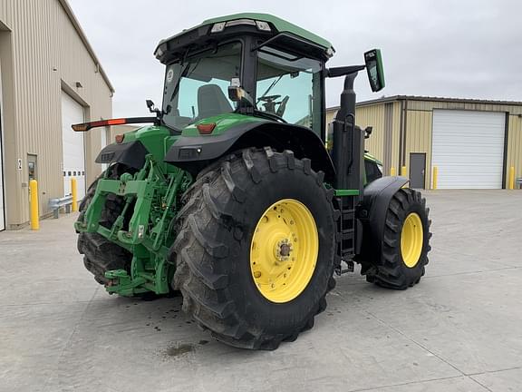 Image of John Deere 7R 230 equipment image 2