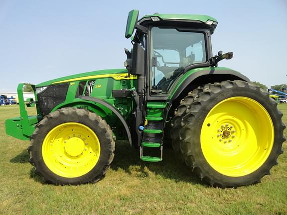 Image of John Deere 7R 230 equipment image 1