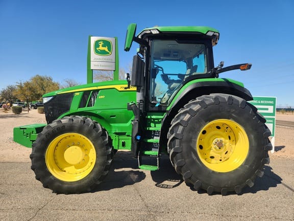 2020 John Deere 7R 230 Equipment Image0
