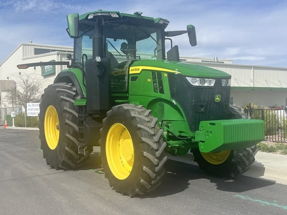 2020 John Deere 7R 230 Equipment Image0