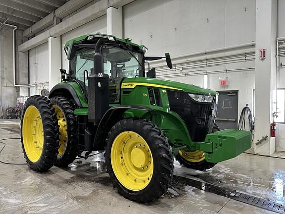 Image of John Deere 7R 230 equipment image 1