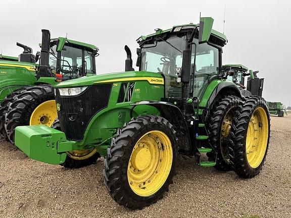 Image of John Deere 7R 230 equipment image 2