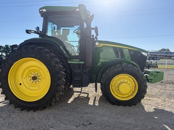 Image of John Deere 7R 330 equipment image 4