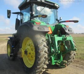 Image of John Deere 7R 330 equipment image 2
