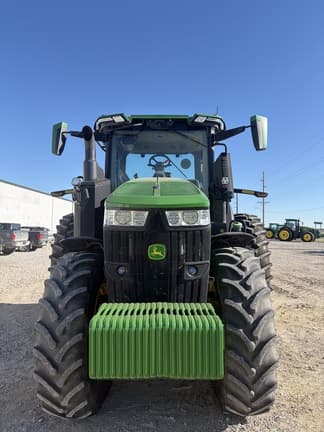 Image of John Deere 7R 330 equipment image 2