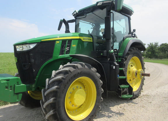 2020 John Deere 7R 330 Equipment Image0