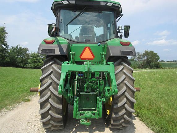 Image of John Deere 7R 330 equipment image 3