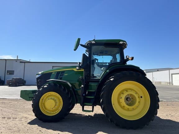 Main image John Deere 7R 330