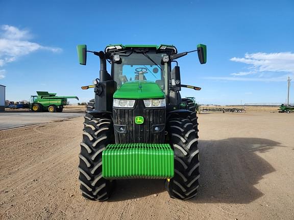 Image of John Deere 7R 330 equipment image 3