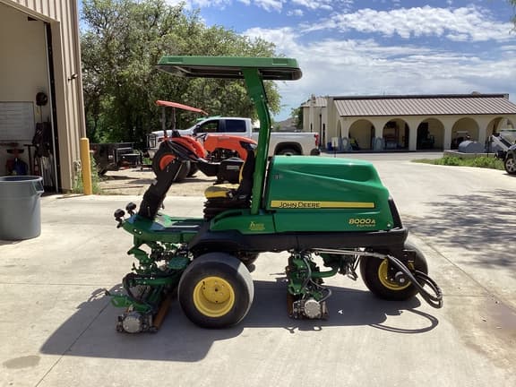 Image of John Deere 8000A equipment image 1