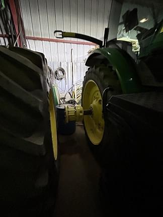 Image of John Deere 8245R equipment image 3