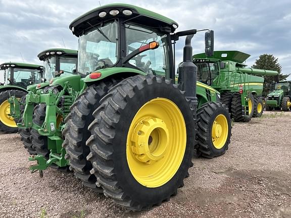 Image of John Deere 8245R equipment image 4