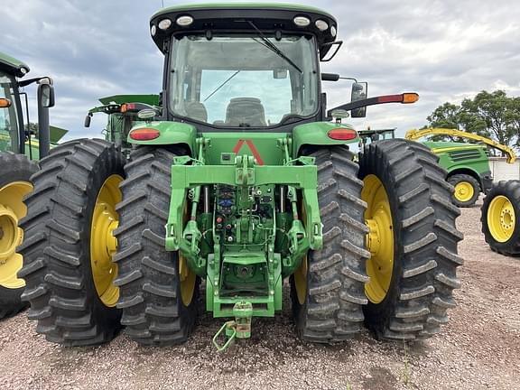 Image of John Deere 8245R equipment image 2