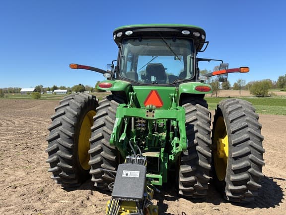 Image of John Deere 8245R equipment image 2