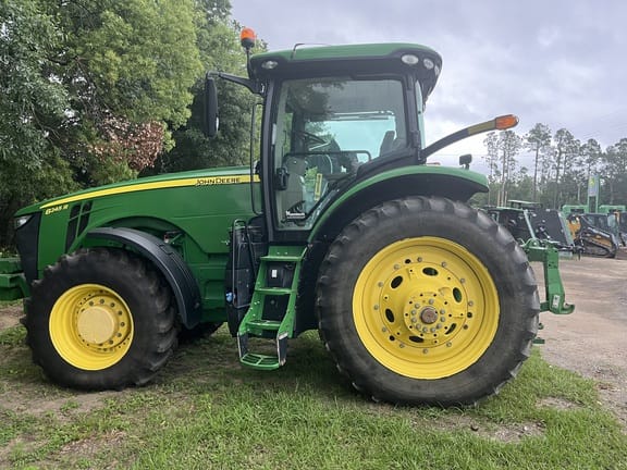 2020 John Deere 8245R Equipment Image0