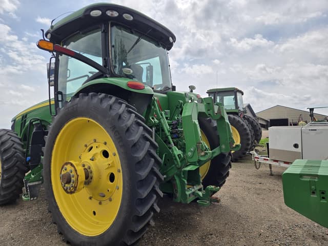 Image of John Deere 8245R equipment image 2
