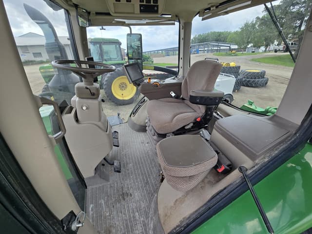 Image of John Deere 8245R equipment image 4