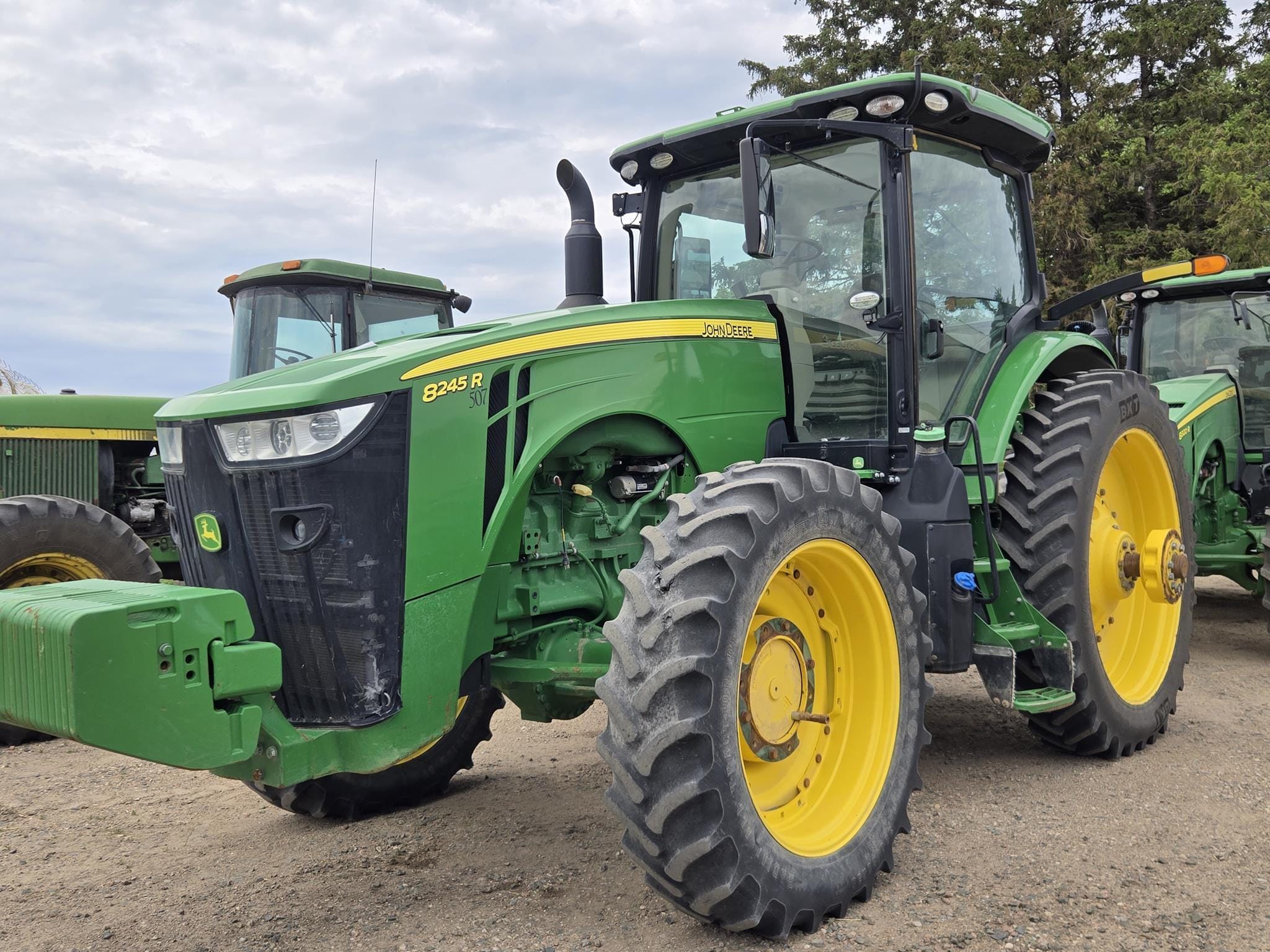 2020 John Deere 8245R Equipment Image0