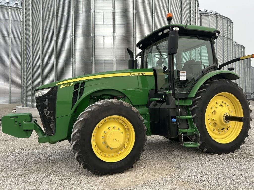 2020 John Deere 8245R Equipment Image0