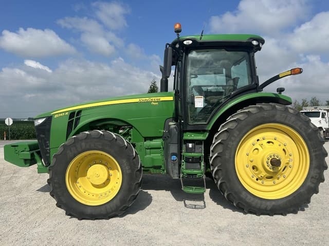 Image of John Deere 8245R equipment image 2