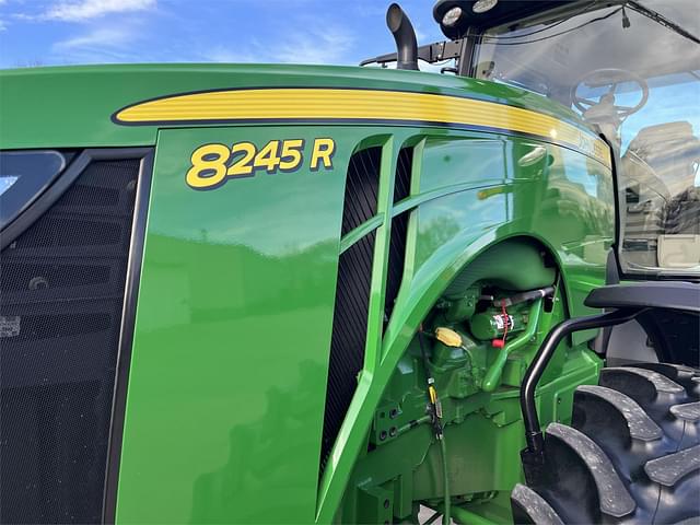 Image of John Deere 8245R equipment image 4