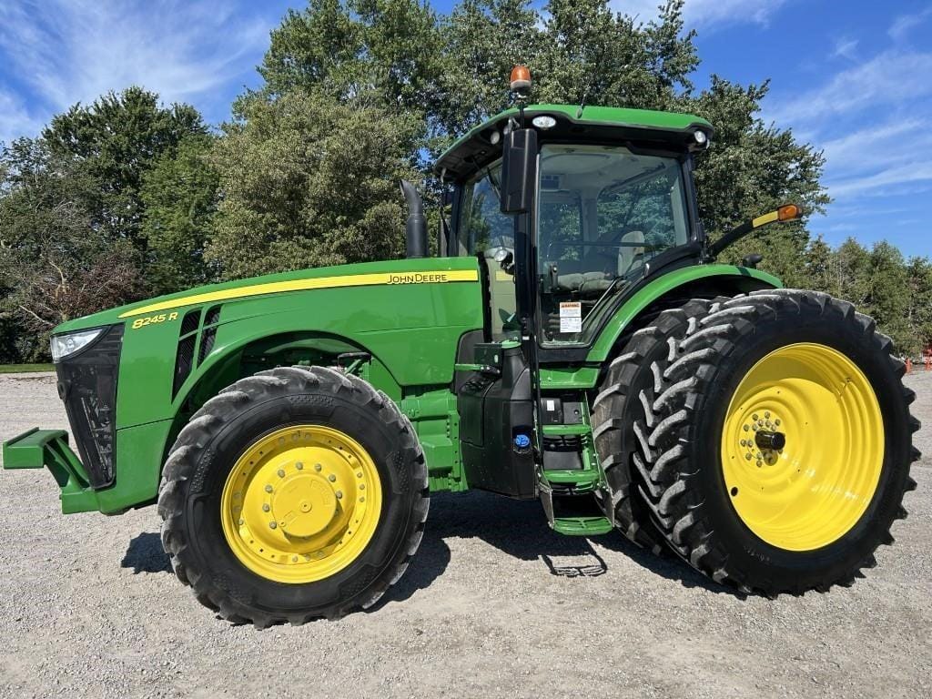 2020 John Deere 8245R Equipment Image0