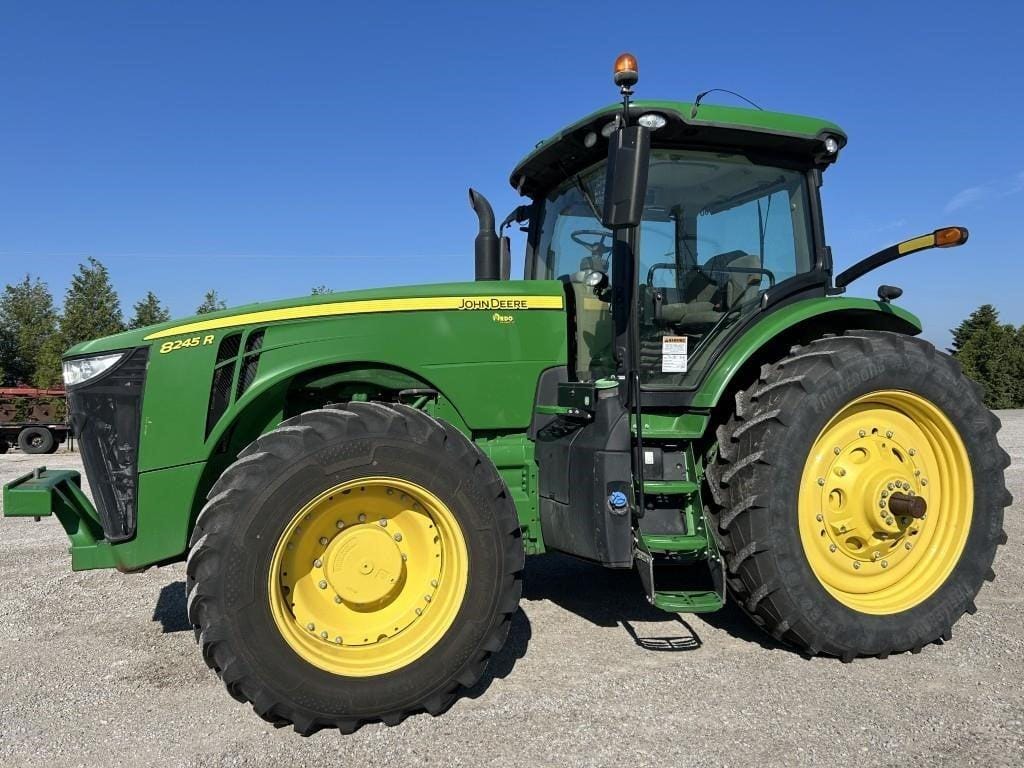 2020 John Deere 8245R Equipment Image0