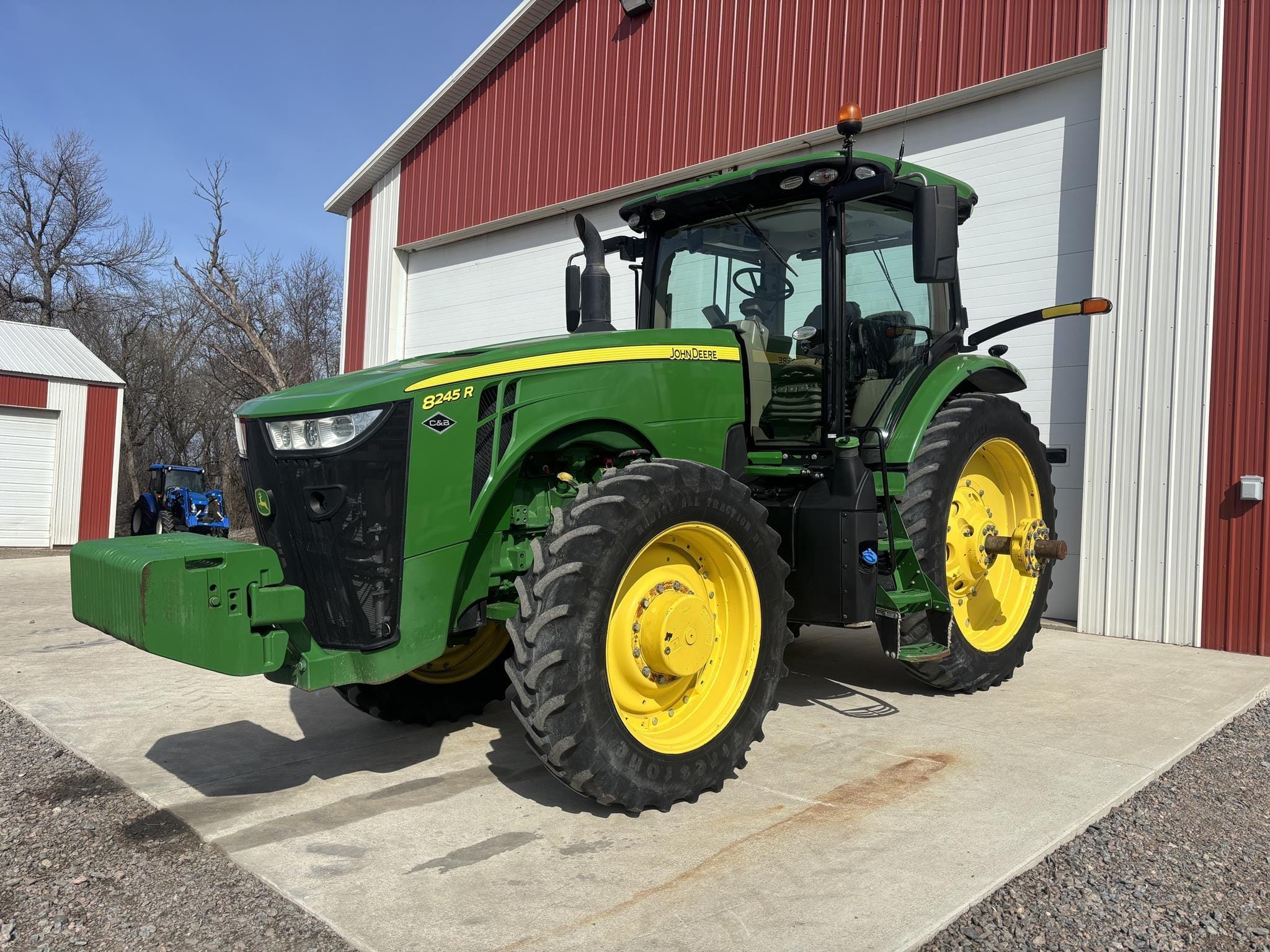 2020 John Deere 8245R Equipment Image0