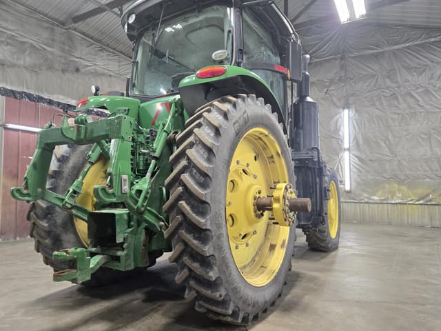 Image of John Deere 8245R equipment image 2