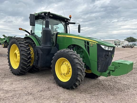 Image of John Deere 8245R equipment image 1