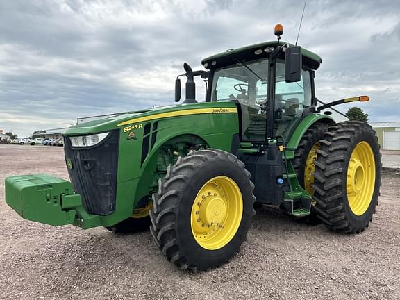 Image of John Deere 8245R equipment image 1