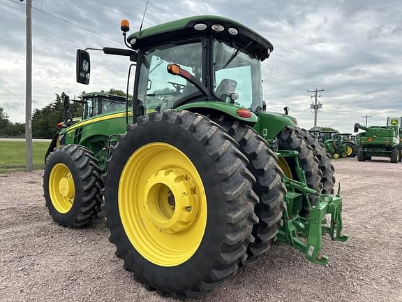 Image of John Deere 8245R equipment image 3