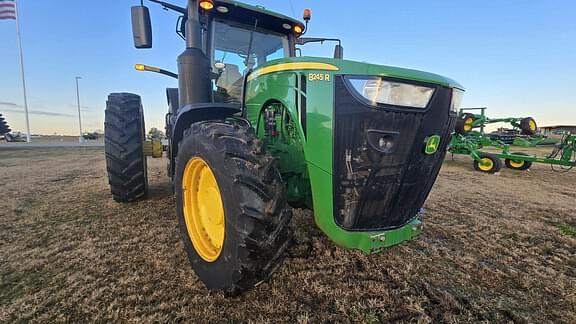 Image of John Deere 8245R equipment image 1