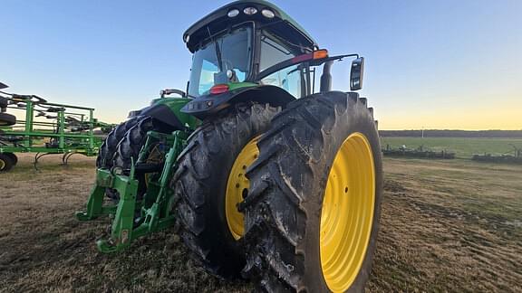 Image of John Deere 8245R equipment image 4