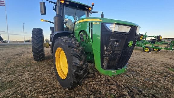 Image of John Deere 8245R equipment image 2