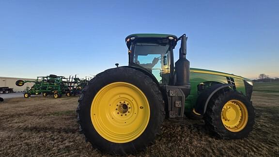 Image of John Deere 8245R equipment image 4