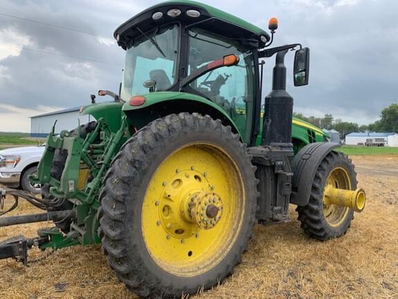 Image of John Deere 8245R equipment image 3