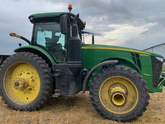 2020 John Deere 8245R Equipment Image0